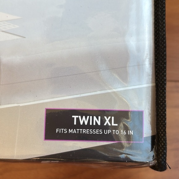 NEW Mattress protector - Picture 2 of 5